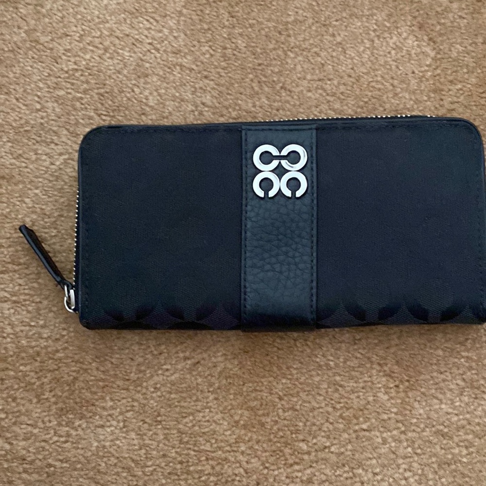 Coach Medium Zip Around Wallet Black Gem